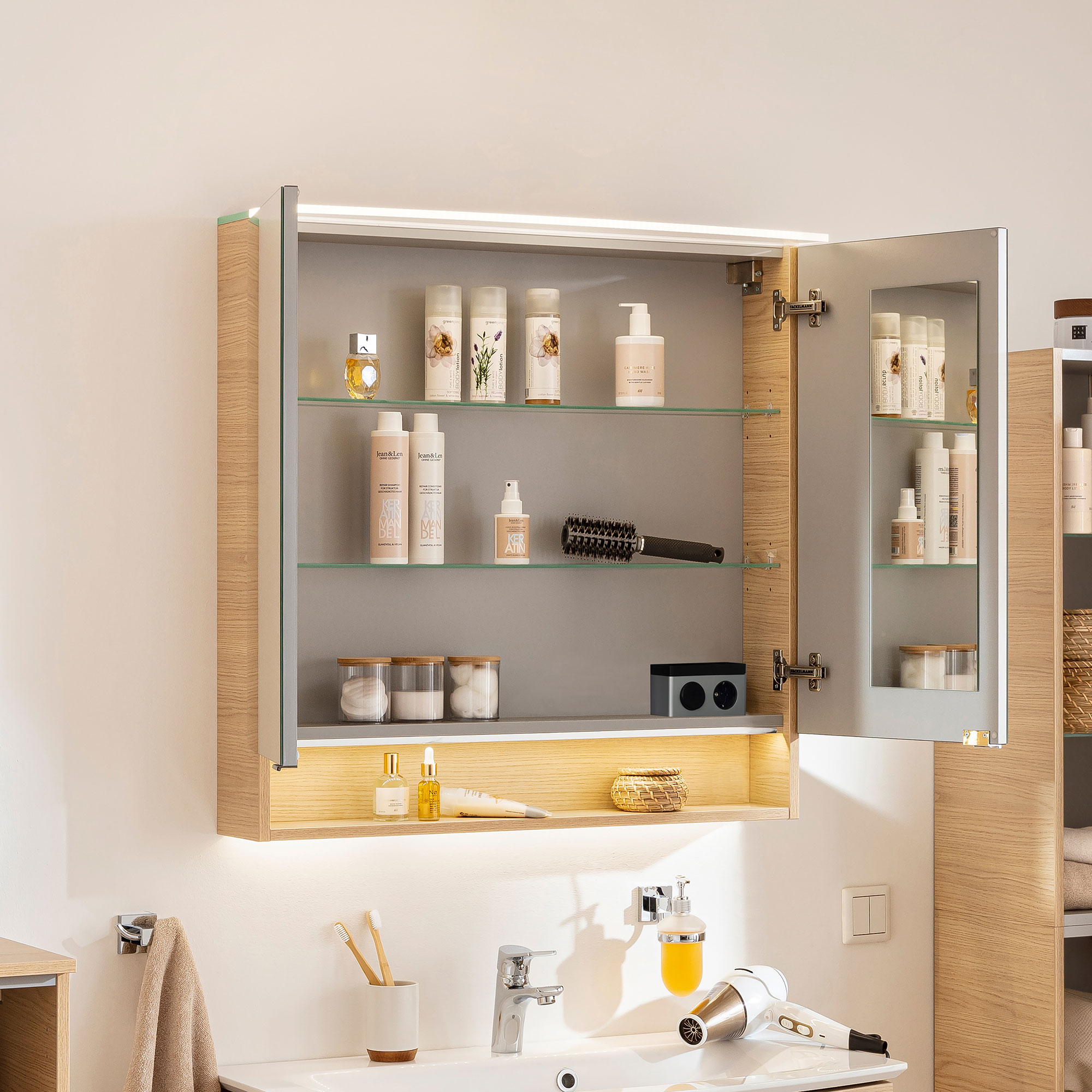 B.Style LED Spiegelschrank 80 cm Korpusfarbe: Sandeiche