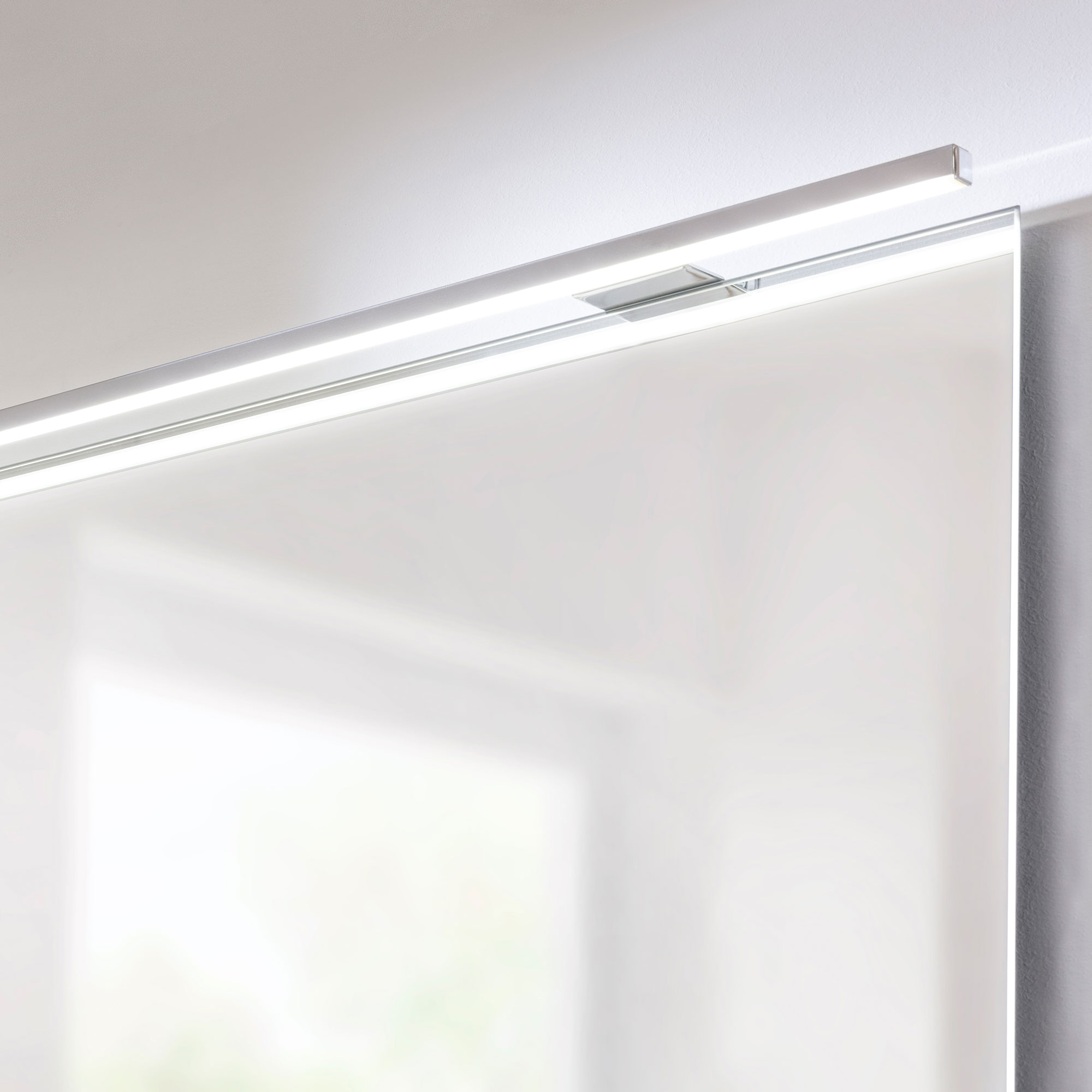 LED Aufsatzleuchte 89cm breit